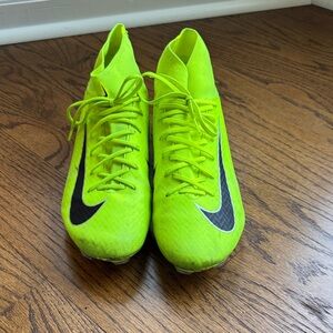 Nike Mercurial Neon Lime men’s sz 10 Soccer Cleats with Black Swoosh